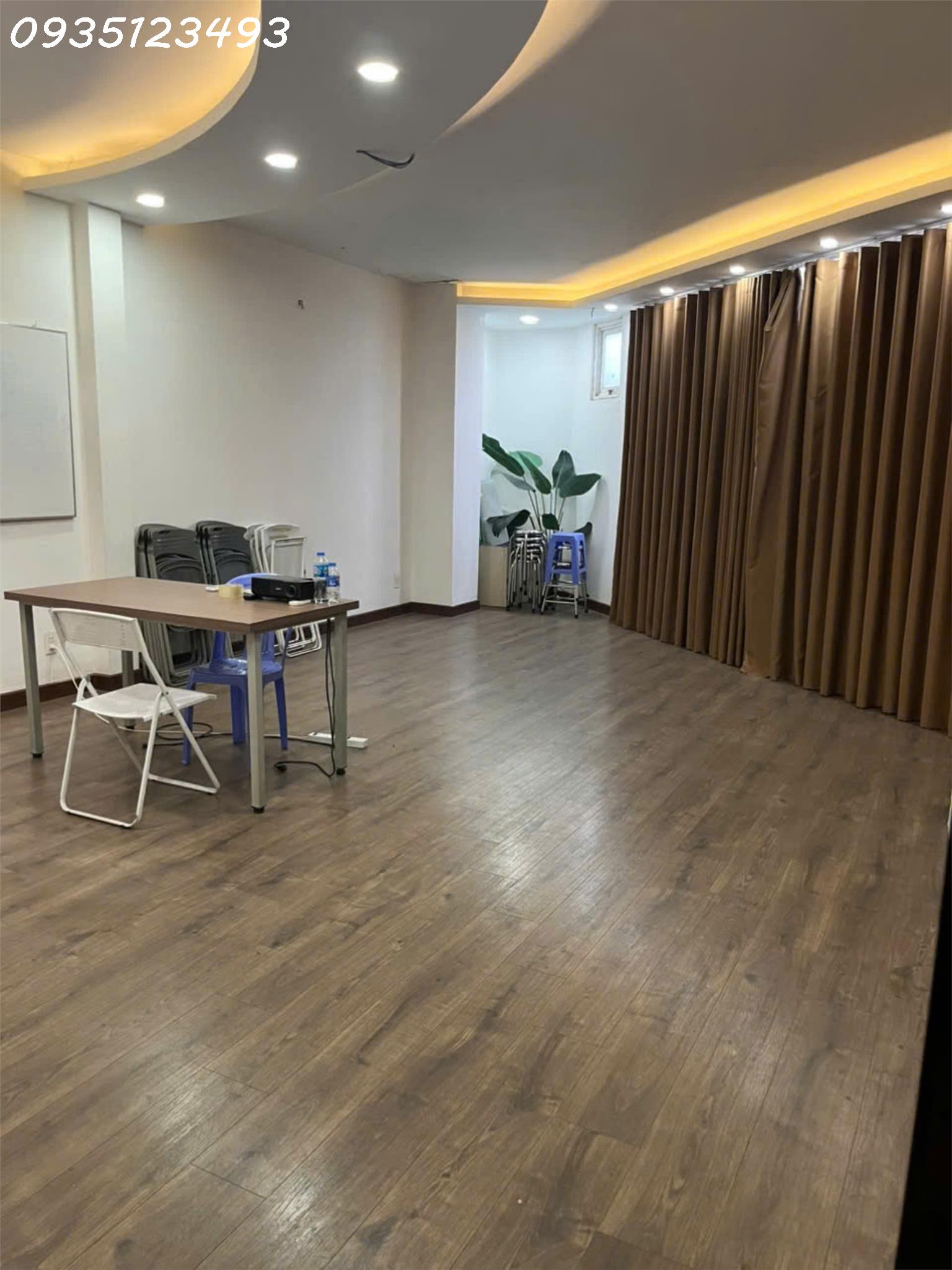 Cho thuê Văn Phòng giá rẻ Nguyễn Sơn, ~38m2, Đầy đủ trang thiết bị, máy lạnh, giờ tự do, P Phú