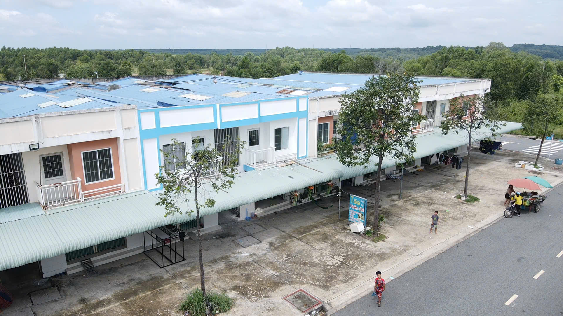 Bán nhà 5x30 xây 2 tầng 3 phòng trọ mặt tiền nôi bộ chợ KCN Bàu Bàng chỉ 300tr nhận nhà