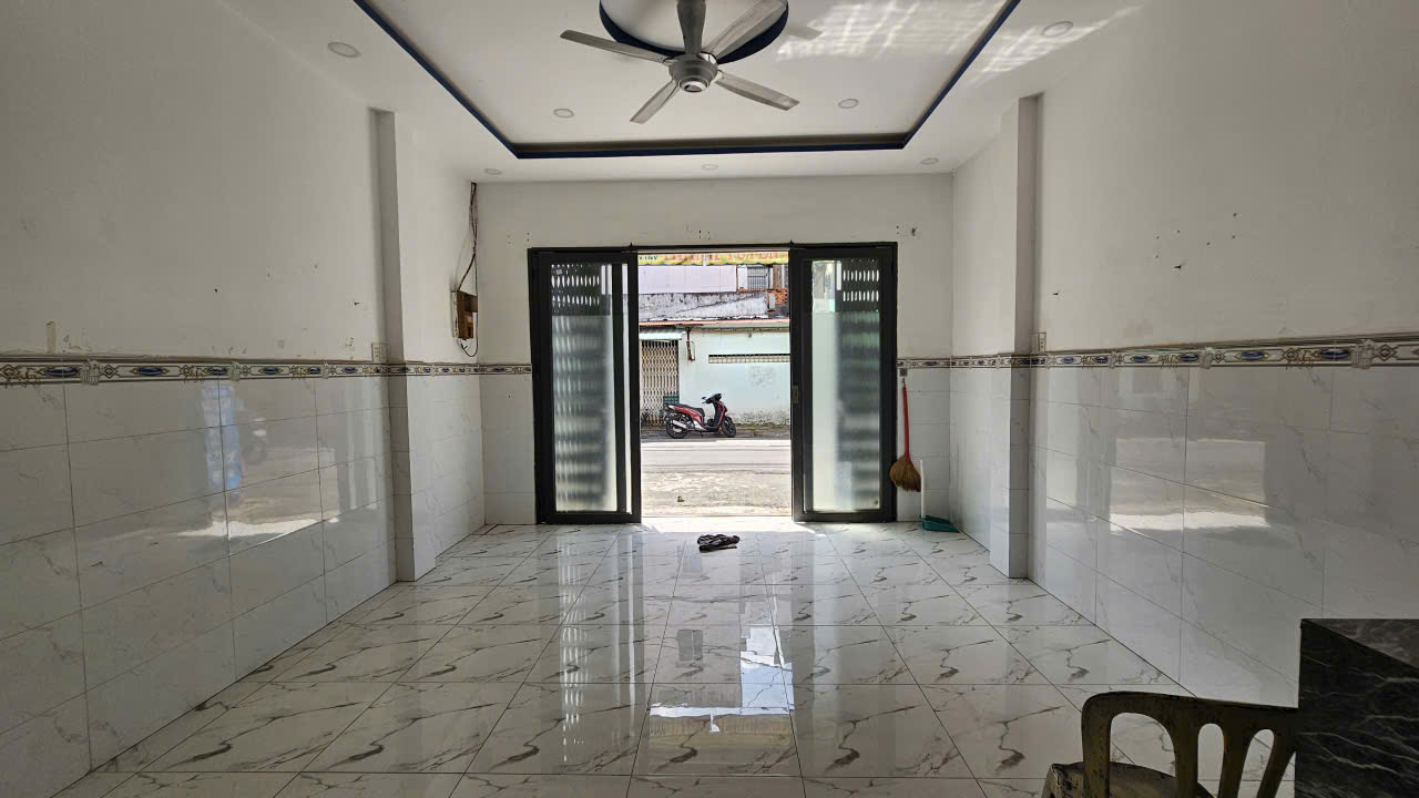 Bán nhà Mặt tiền 1 Lê Lộ, Phường Phú Thạnh, Tân Phú. DT 4,6 x 8, 1 trệt 1 lầu chỉ 5,1 tỷ