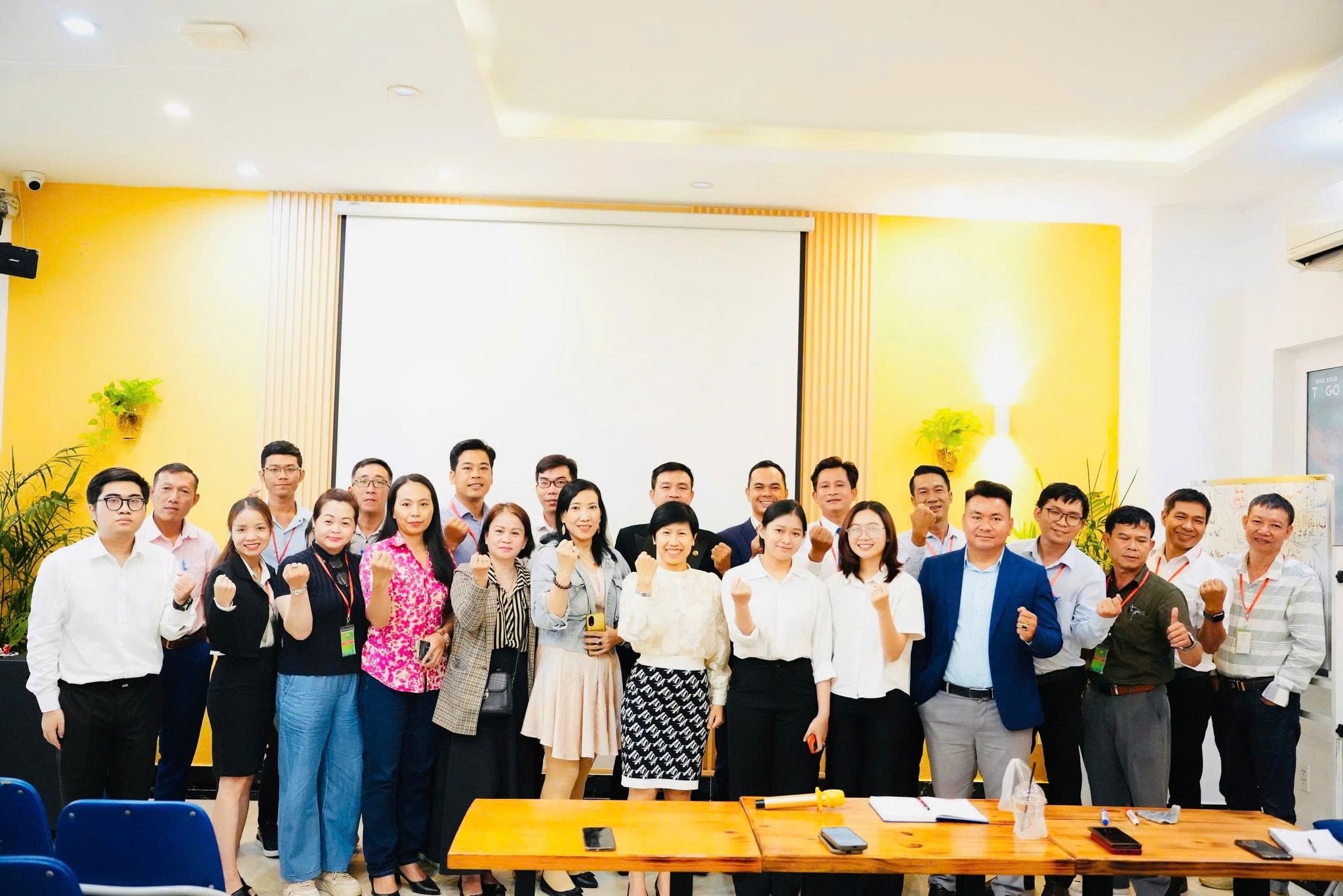 Tuyển dụng BĐS – Vạn Phú Land 123 Tân Bình, Số 8 Lê Trung Nghĩa, Khu K300