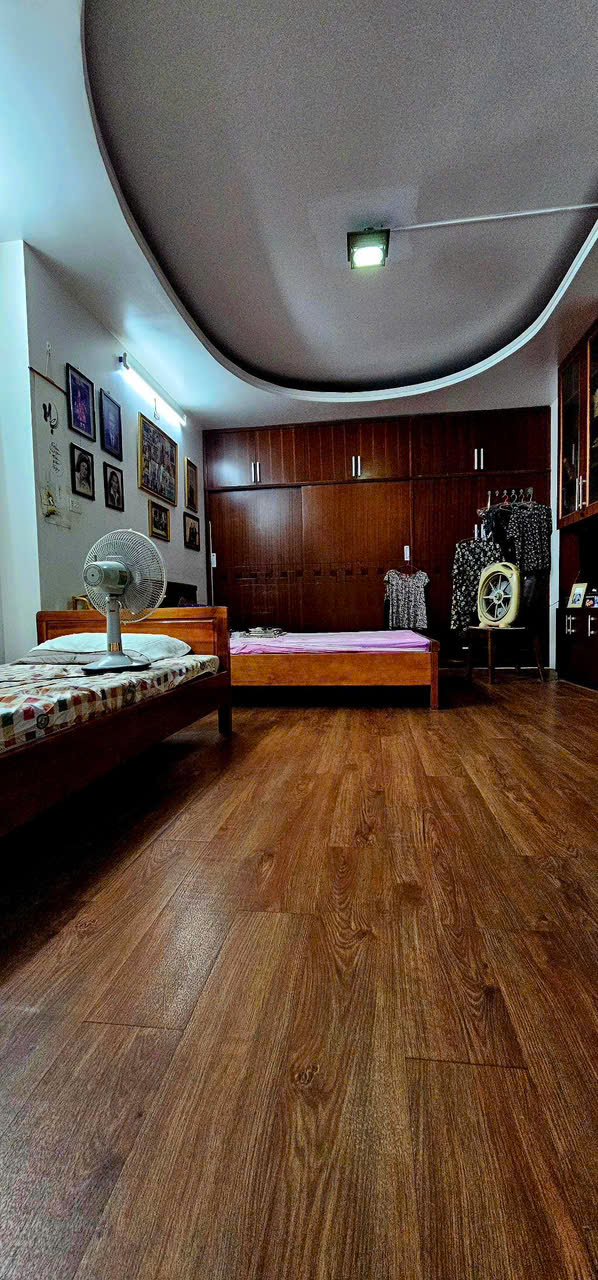 Bán GẤP nhà Lạc Trung, phân lô, ô tô, ngõ thông, hàng xóm Time city, ở sướng