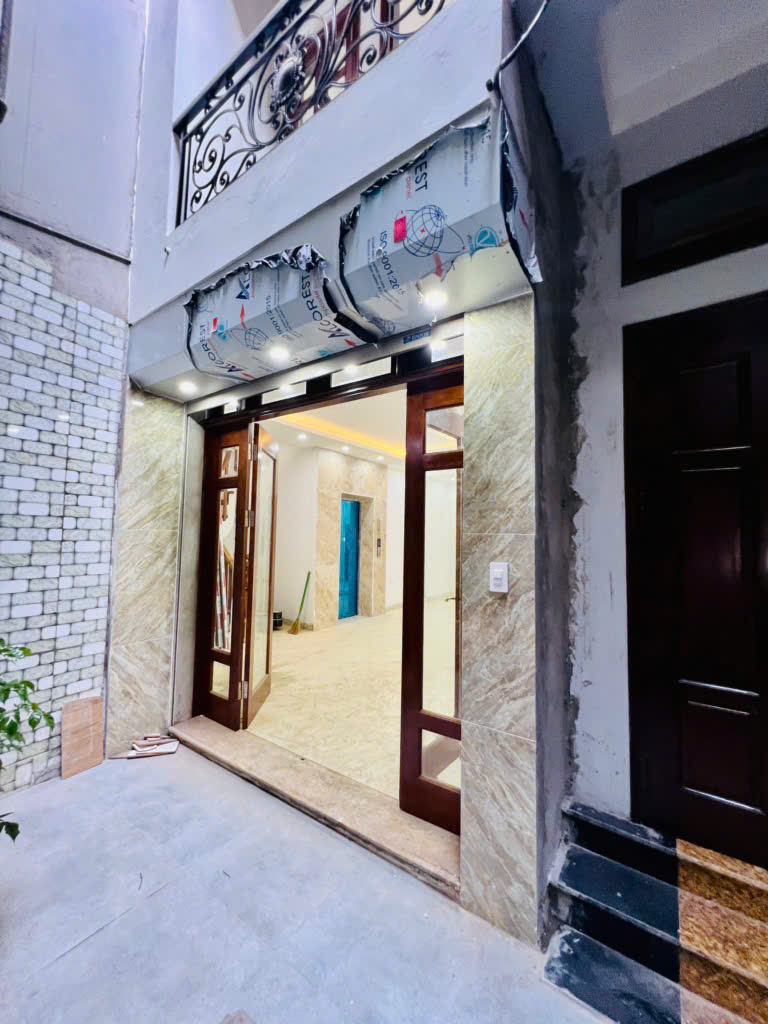 Lò Đúc, 68m x 5 tầng, thang máy, 2 mặt ngõ, kd, 30m ra phố, nhỉnh 13 tỷ