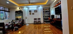 Bán GẤP nhà Lạc Trung, phân lô, ô tô, ngõ thông, hàng xóm Time city, ở sướng
