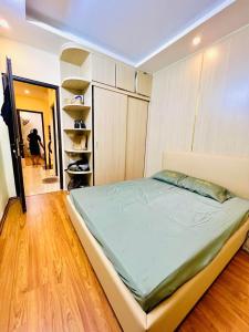 Nhà Dương Quang 5 tầng 80m2 ô tô quay đầu 3.5 Tỷ