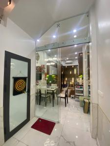 Bán nhà mặt ngõ Khương Đình, DT 60m2, ô tô đỗ cửa, vị trí đắc địa, chỉ 12.6 tỷ