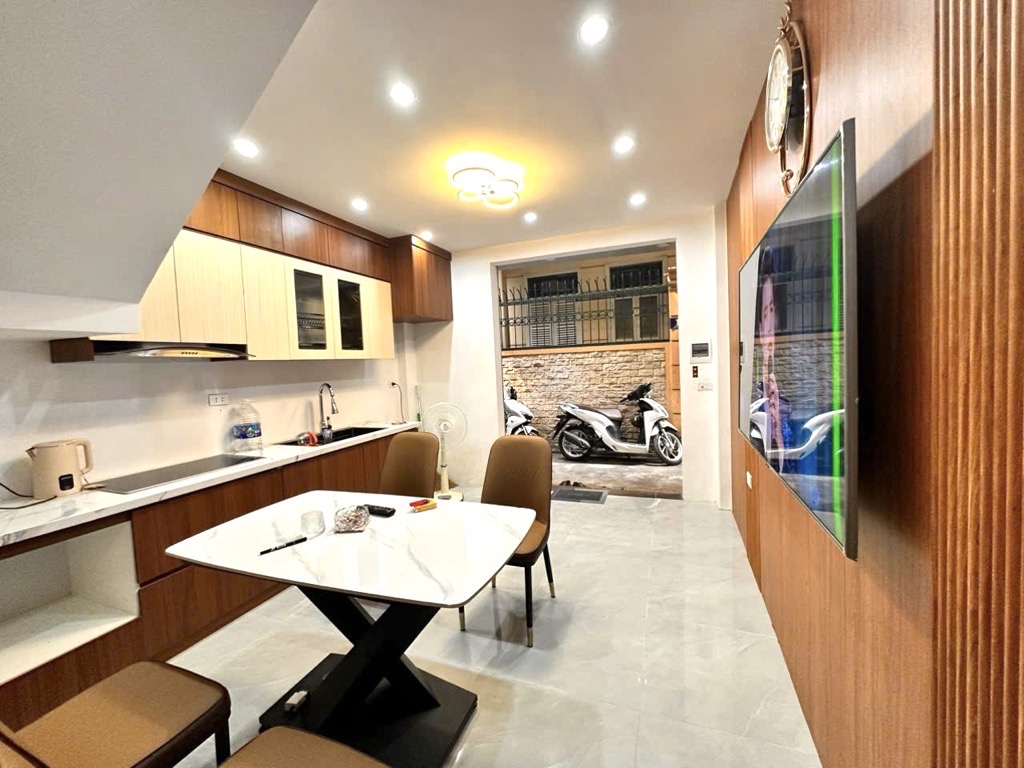 5,29 TỶ - NGÕ THUỴ KHUÊ, TÂY HỒ - NHÀ ĐẸP 4 TẦNG, 24M2 - CÁCH PHỐ 40M