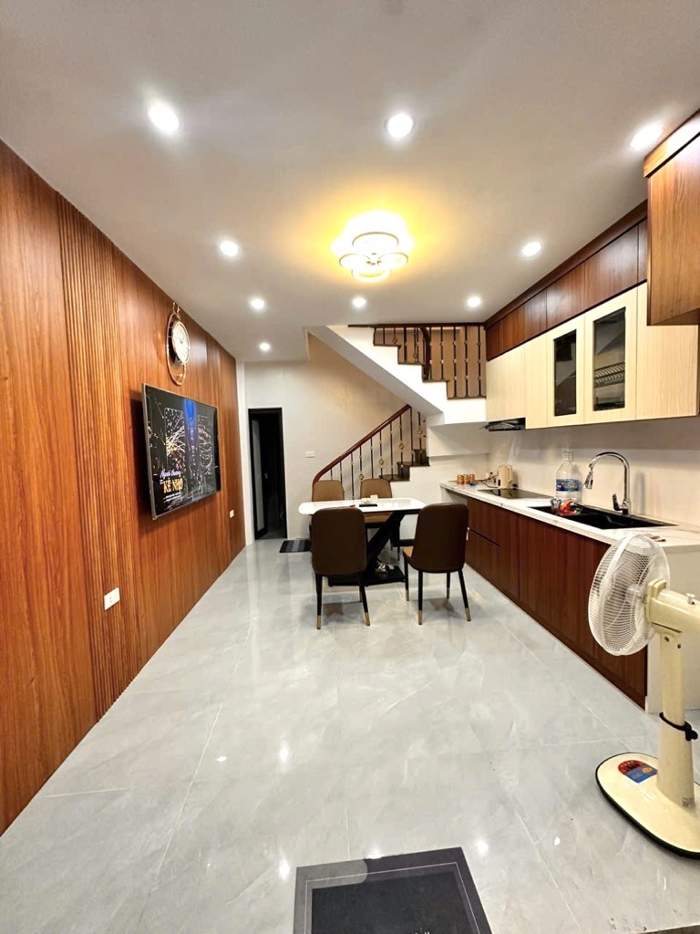 5,29 TỶ - NGÕ THUỴ KHUÊ, TÂY HỒ - NHÀ ĐẸP 4 TẦNG, 24M2 - CÁCH PHỐ 40M