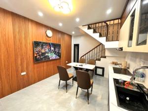 5,29 TỶ - NGÕ THUỴ KHUÊ, TÂY HỒ - NHÀ ĐẸP 4 TẦNG, 24M2 - CÁCH PHỐ 40M