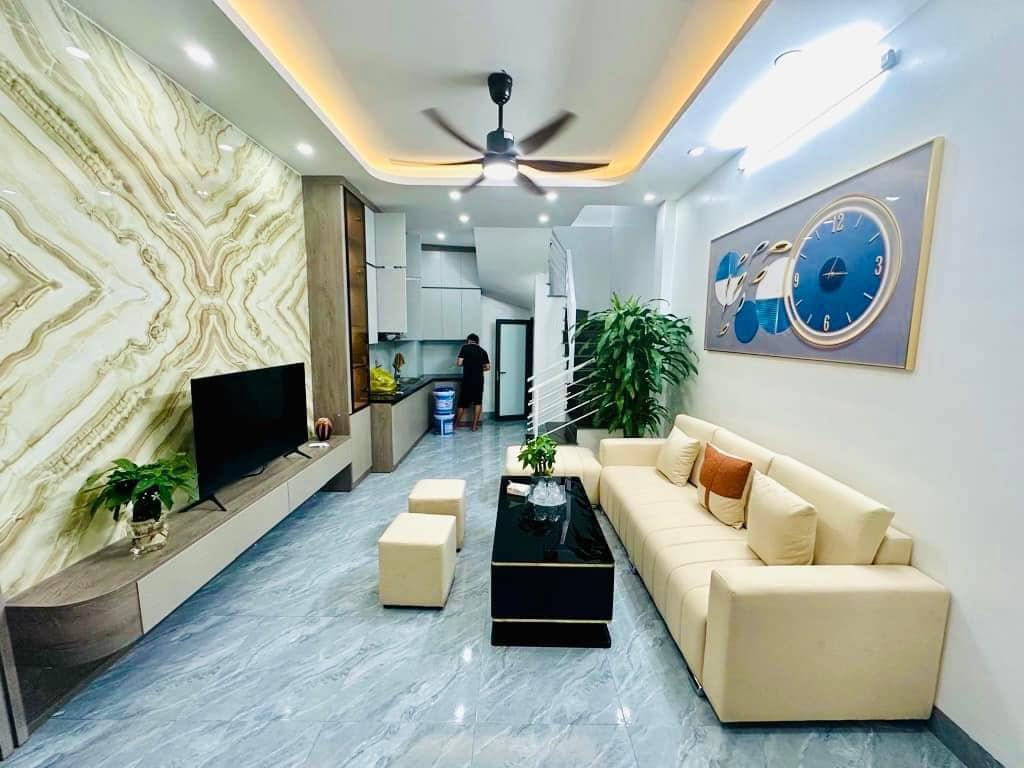 NHÀ ĐẸP LUNG LINH - FULL NỘI THẤT VIP - 3 NGỦ Ở NGAY  NHỈNH 5 TỶ CÓ NGAY NHÀ ĐẸP THANH XUÂN - FULL NỘI THẤT - CỰC HIẾM