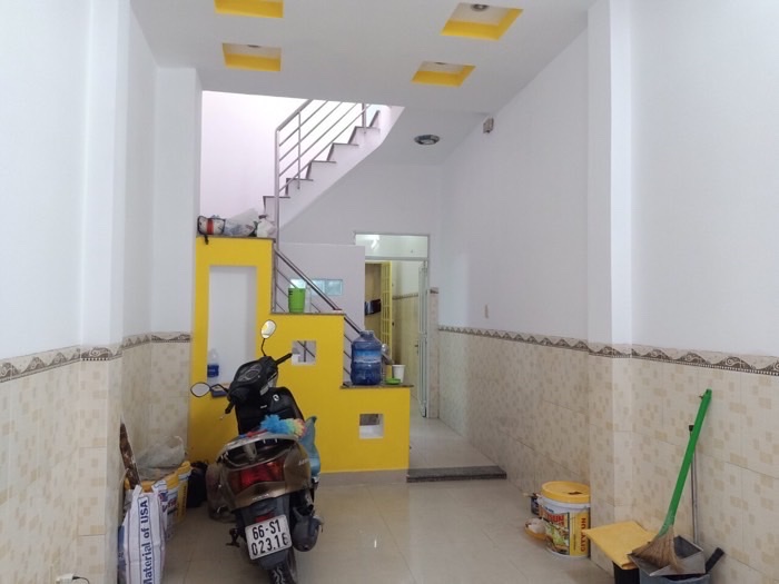 Bán nhà 40m2, 3 tầng, đường Hồng Bàng, phường 16, quận11, nhỉnh 4 tỷ