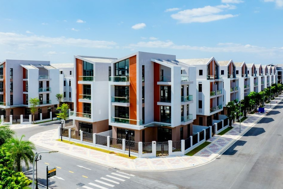 Cho thuê toà nhà MP Ngô Xuân Quảng, 100m2x6T, MT 8m, thang máy, tầng hầm, PCCC vị trí KD đắc địa