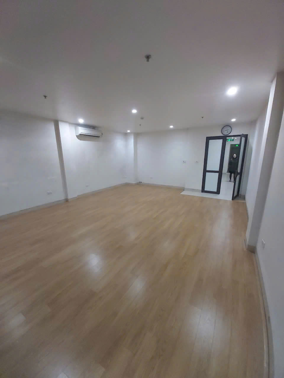 Cho thuê tòa M.P Ngô Xuân Quảng.Gia Lâm, Hà Nội, 110m2x6T,  thang máy, tầng hầm, PCCC vị trí KD đắc