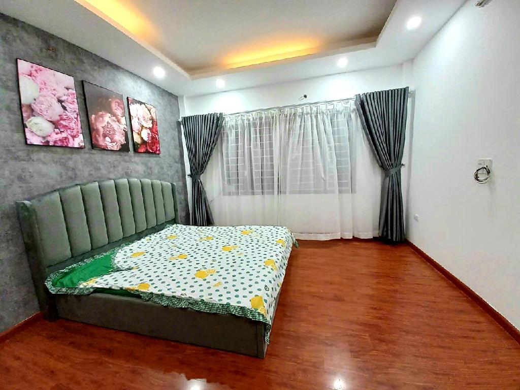 Bán nhà đẹp,224 đường hoàng mai .32m2.5tầng 3,7tỷ.xe đỗ cửa ,phân lô sổ đỏ đẹp