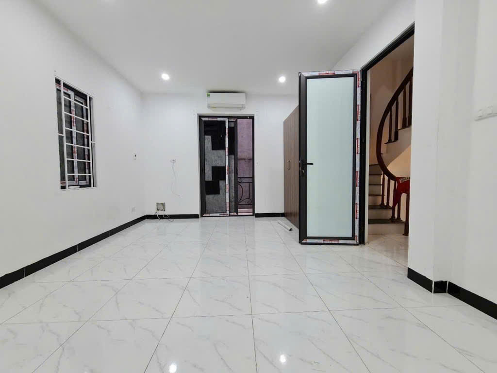 NHÀ MỚI ĐẸP, TẢ THANH OAI, 30M, 5 TẦNG, MT 5,9M, 4.78 TỶ.