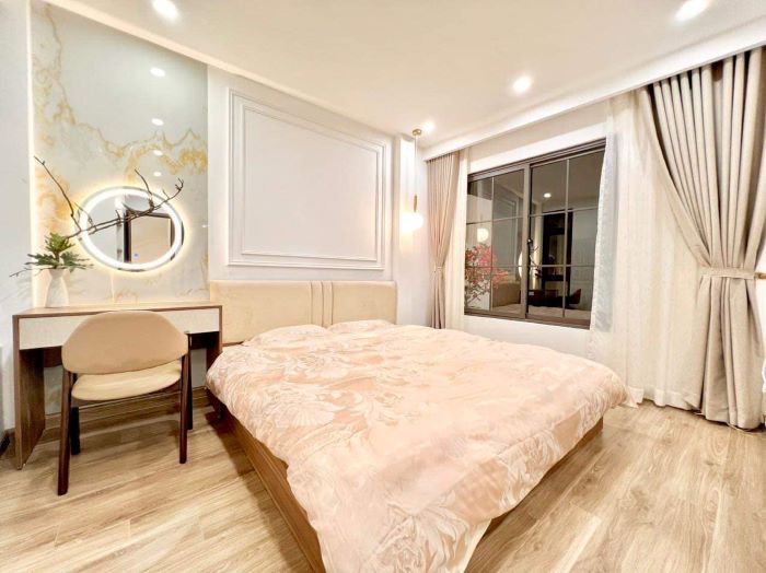 MỚI!!! NHÀ PHỐ TRẦN QUỐC HOÀN, ĐẸP Ở LUÔN, 5 TẦNG THANG MÁY KINH DOANH