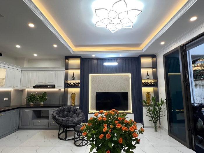 BÁN NHÀ PHỐ NGUYÊN HỒNG, MT RỘNG, Ô TÔ VÒNG QUANH, KINH DOANH ĐỈNH