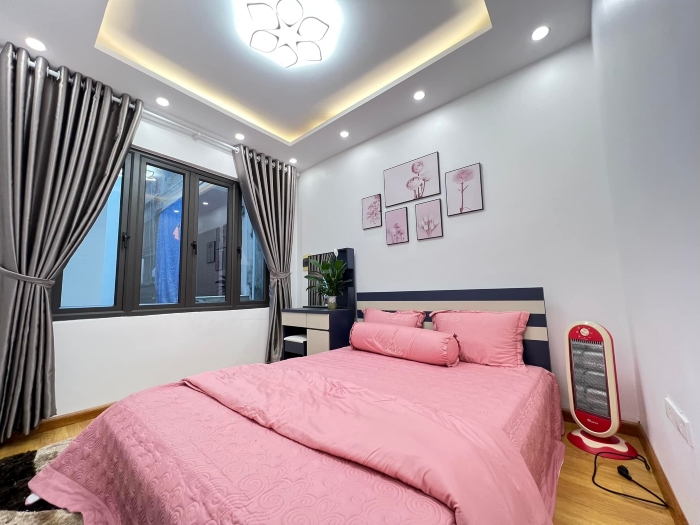 GIÁ TỐT!!! BÁN NHÀ PHỐ THÁI THỊNH, HƠN 50M2, ĐƯỜNG RỘNG THÊNH THANG, Ô TÔ ĐỖ CỬA, HẦM ĐỂ XE