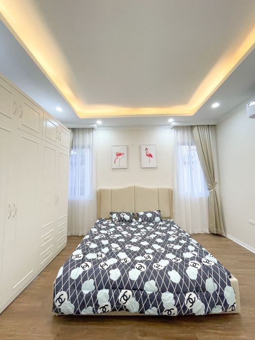 NHÀ MẶT PHỐ ÔTÔ TRÁNH 4 TẦNG Ở NGAY!!! PHỐ CÙ CHÍNH LAN, VỊ TRÍ ĐẸP, KINH DOANH