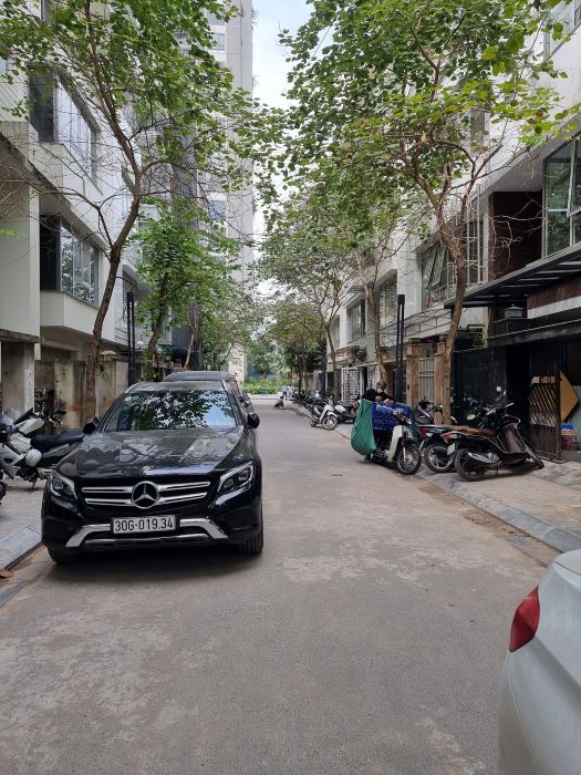 BÁN ĐẤT TẶNG NHÀ, 44M2, LÊ TRỌNG TẤN, KINH DOANH, Ô TÔ TRÁNH TRƯỚC NHÀ