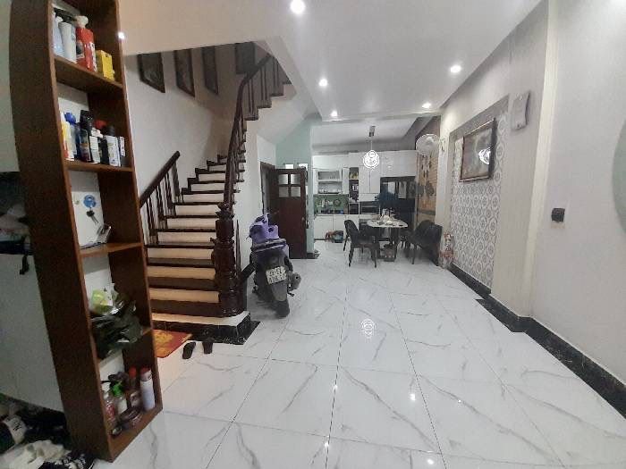 NHÀ ĐẸP PHỐ HOÀNG CẦU, 50M2 5 TẦNG Ô TÔ ĐỖ CỬA, KINH DOANH