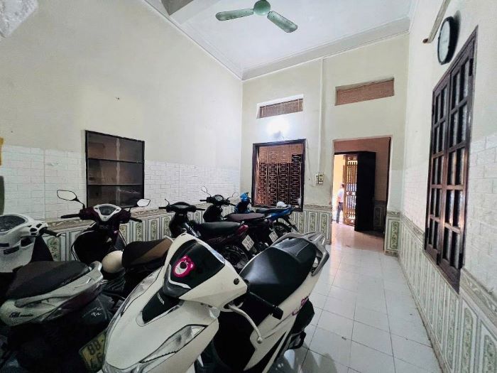 BÁN ĐẤT TẶNG NHÀ VƯƠNG THỪA VŨ 70M2 ÔTÔ VÒNG QUANH, ÔTÔ VÀO NHÀ, MẶT TIỀN RỘNG, KINH DOANH