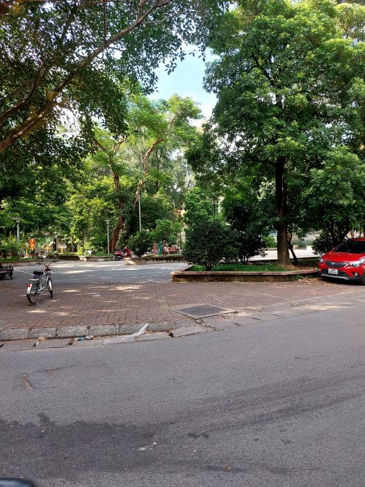 BÁN MẢNH ĐẤT LÊ TRỌNG TẤN GẦN 80M2, Ô TÔ ĐỖ CỬA QUAY ĐẦU, SẴN GIẤY PHÉP XÂY DỰNG, PHÁP LÝ