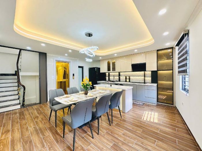 BÁN NHÀ MỚI THÁI THỊNH 40M2 7 TẦNG THANG MÁY, MẶT TIỀN RỘNG, NGÕ Ô TÔ, GẦN PHỐ, NỘI THẤT XỊN