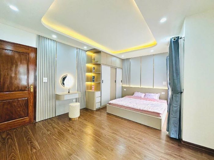BÁN NHÀ MỚI THÁI THỊNH 40M2 7 TẦNG THANG MÁY, MẶT TIỀN RỘNG, NGÕ Ô TÔ, GẦN PHỐ, NỘI THẤT XỊN