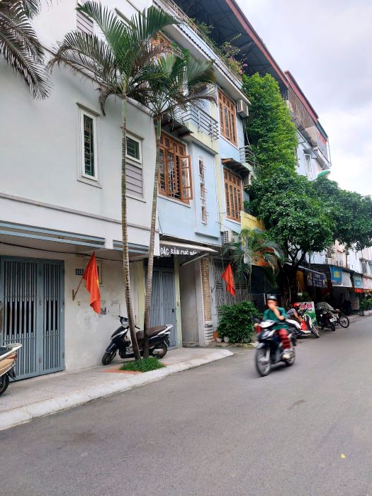 BÁN ĐẤT TẶNG NHÀ HOÀNG CẦU 40M2 MẶT TIỀN HƠN 5M, NGÕ Ô TÔ THÔNG TỨ TUNG