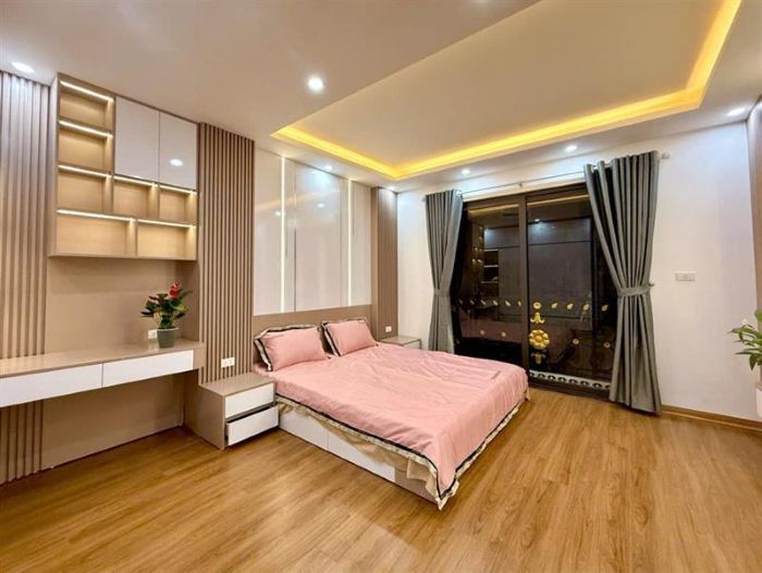 BÁN NHÀ TRƯỜNG CHINH 43M2 6 TẦNG THANG MÁY, MẶT TIỀN KHỦNG, GẦN PHỐ, FULL NỘI THẤT Ở NGAY