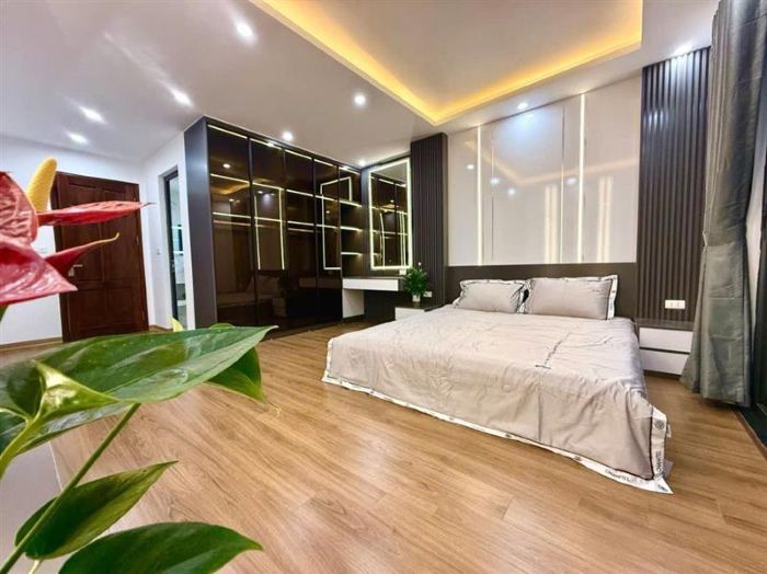 BÁN NHÀ TRƯỜNG CHINH 43M2 6 TẦNG THANG MÁY, MẶT TIỀN KHỦNG, GẦN PHỐ, FULL NỘI THẤT Ở NGAY