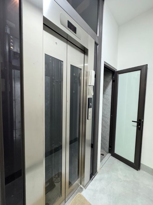 BÁN NHÀ ĐÔNG TÁC 5 TẦNG THANG MÁY, NGÕ NÔNG, FULL NỘI THẤT, Ở NGAY