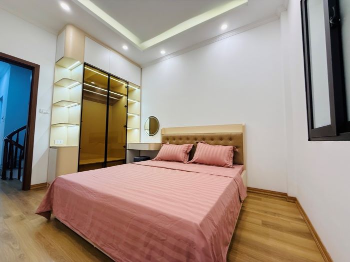 BÁN NHÀ NGUYỄN NGỌC NẠI 45M2 5 TẦNG Ở NGAY, Ô TÔ ĐỖ CỬA, MẶT TIỀN RỘNG, GẦN PHỐ