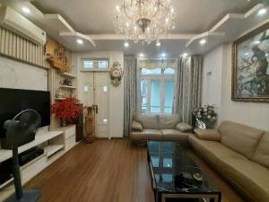 NHÀ ĐẸP PHỐ HOÀNG CẦU, 50M2 5 TẦNG Ô TÔ ĐỖ CỬA, KINH DOANH