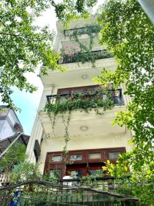 BÁN NHÀ NGUYỄN NGỌC NẠI 41M2 5 TẦNG Ô TÔ ĐỖ CỬA, GẦN PHỐ, Ở LUÔN, KINH DOANH