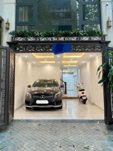 BÁN NHÀ TRẦN QUANG DIỆU 65M2, 7 TẦNG GARA THANG MÁY, Ô TÔ TRÁNH, MẶT TIỀN RỘNG