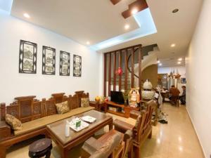 BÁN NHÀ ĐẸP Ở NGAY NGUYỄN NGỌC NẠI 53M2 Ô TÔ ĐỖ CỬA, NGÕ NÔNG RỘNG THOÁNG, CÁCH MẶT PHỐ 20M