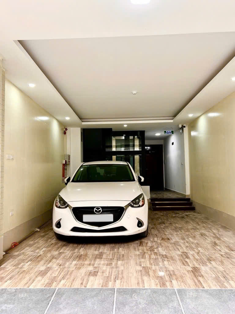 Bán nhà phân lô Nghĩa Tân, vỉa hè, oto tránh 58m2, MT 4,9m giá 18,5 tỷ
