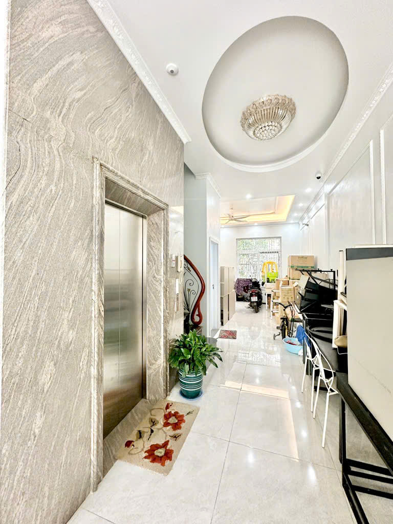 Bán nhà phố Khúc Thừa Dụ 49m², 7 tầng, MT 4.5m, ô tô, TM, giá 16.5 tỷ