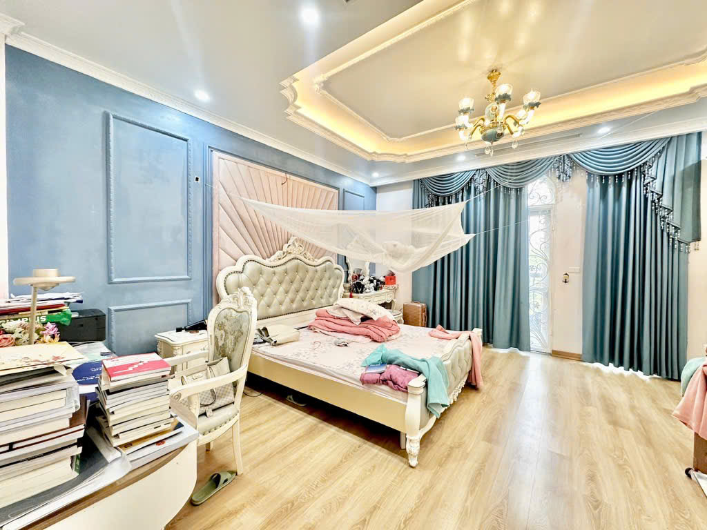 Bán nhà phố Khúc Thừa Dụ 49m², 7 tầng, MT 4.5m, ô tô, TM, giá 16.5 tỷ