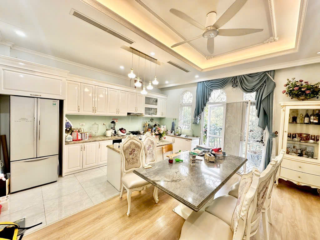Bán nhà phố Khúc Thừa Dụ 49m², 7 tầng, MT 4.5m, ô tô, TM, giá 16.5 tỷ