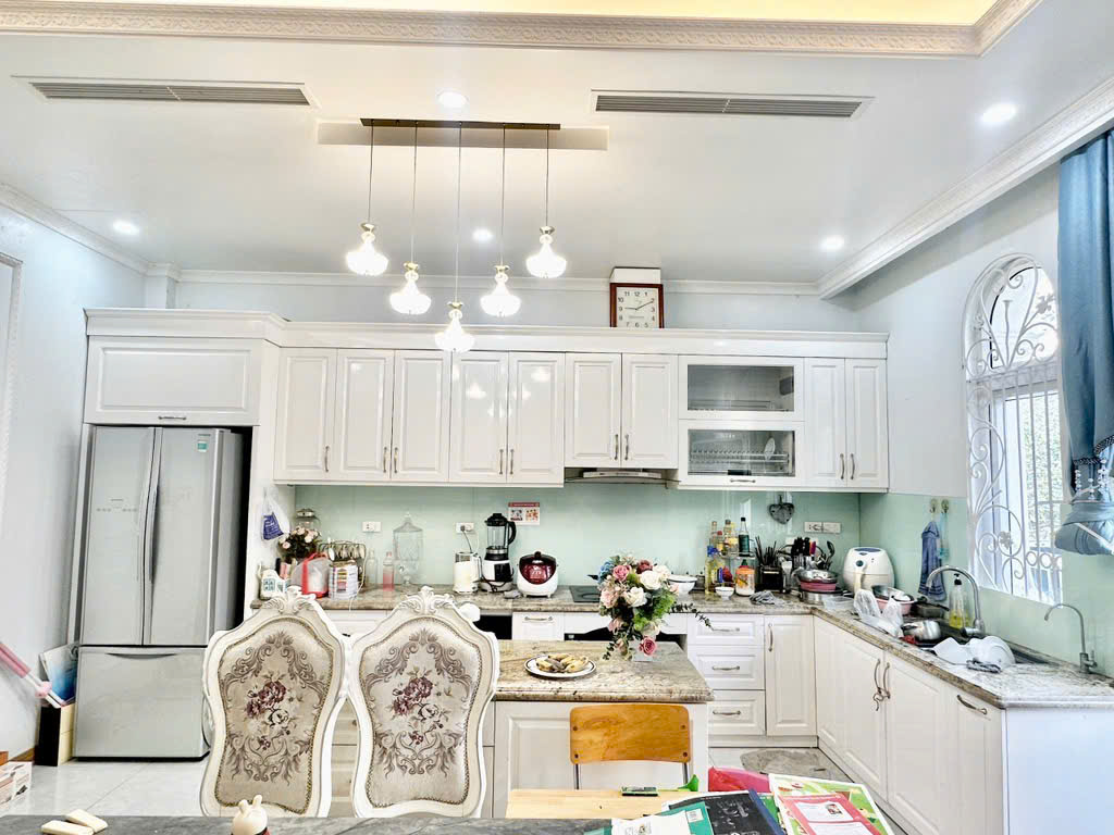 Bán nhà phố Khúc Thừa Dụ 49m², 7 tầng, MT 4.5m, ô tô, TM, giá 16.5 tỷ