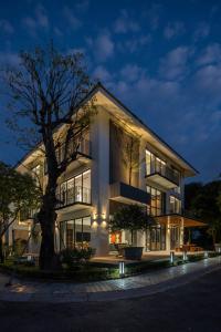 Biệt thự siêu đẳng cấp KĐT Trung Hòa - Nhân Chính, mặt phố 250m2