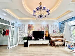 Bán nhà phố Khúc Thừa Dụ 49m², 7 tầng, MT 4.5m, ô tô, TM, giá 16.5 tỷ