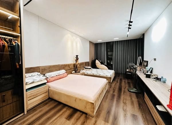 KHÓ TÌM NHÀ ĐẸP LONG BIÊN - LÔ GÓC - GẦN Ô TÔ TRÁNH - CHỈ 11 tỷ
