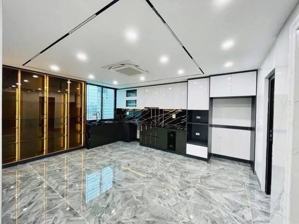 KHÓ TÌM NHÀ ĐẸP LONG BIÊN - LÔ GÓC - GẦN Ô TÔ TRÁNH - CHỈ 11 tỷ