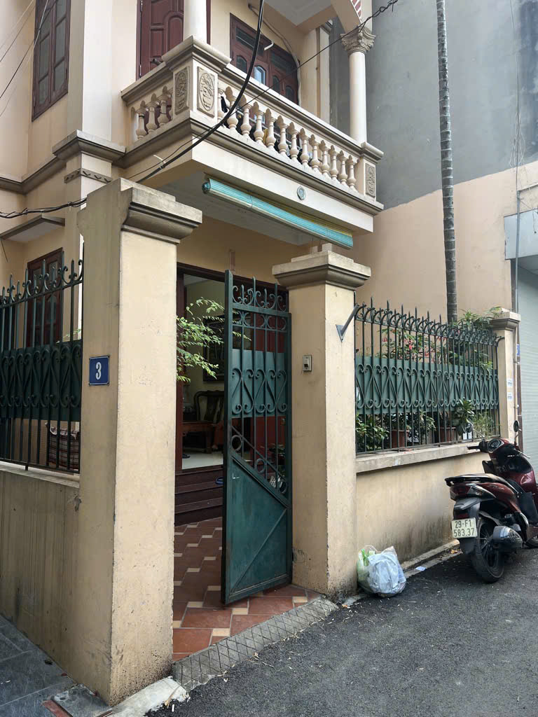 Bán nhà Lạc Long Quân, Tây Hồ,  71m2, 19 Tỷ, 097499683