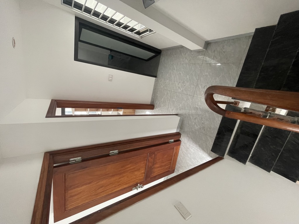 Nhà Lê Quang Đạo, lô góc, dân xây 40m2, 5 tầng chỉ 7 tỷ