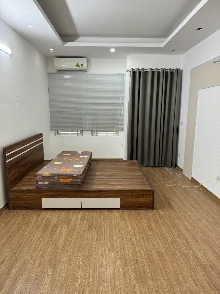 Bán nhà Đông Ngạc 42m2, dân xây 5 tầng, ô tô đỗ cửa, cạnh chợ Kẻ Vẽ