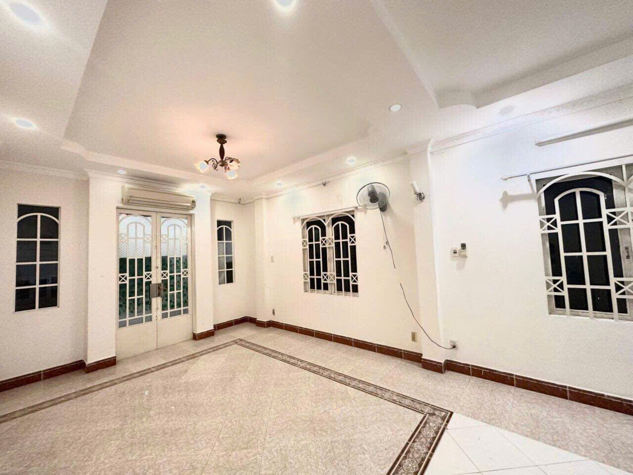 bán nhà nhỉnh 3 tỷ dgqgag22